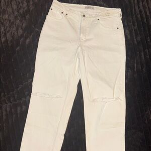 Abercrombie “the baggy” low rise white jeans size 30 short